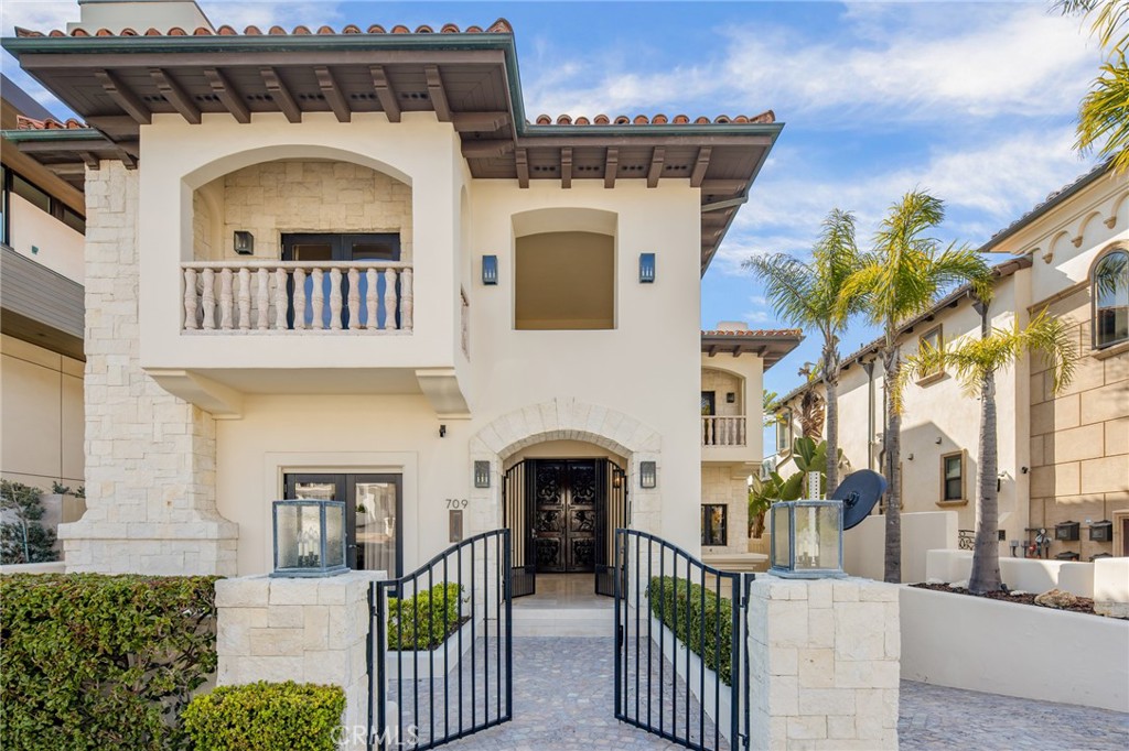 709 Esplanade Redondo Beach, CA 90277 - Photo 2 of 75