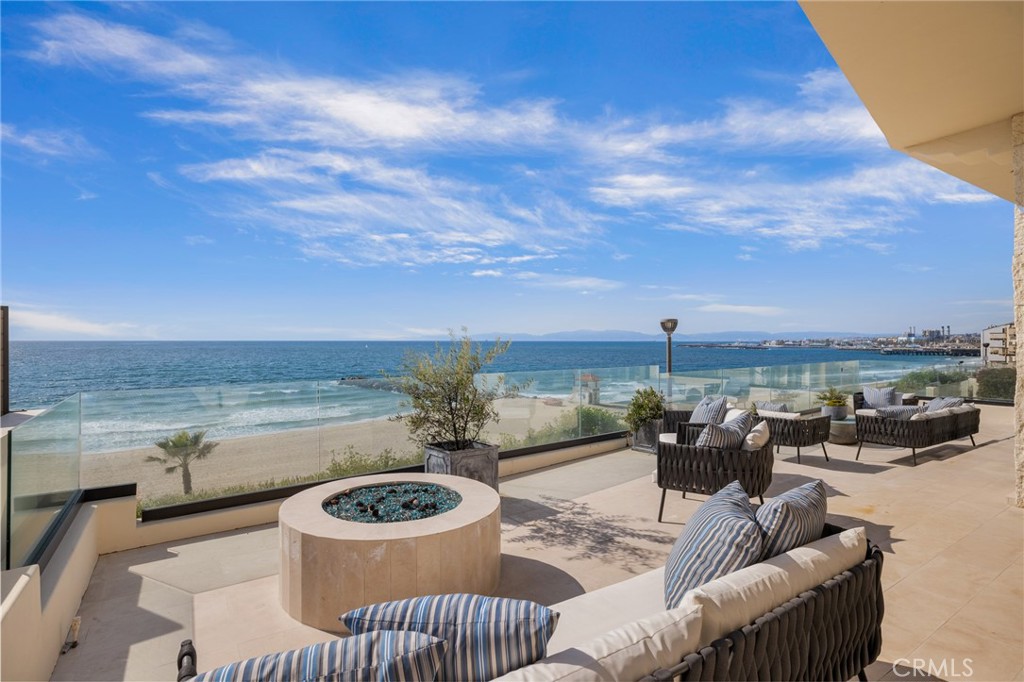 709 Esplanade Redondo Beach, CA 90277 - Photo 27 of 75 a balcony with furniture and city view