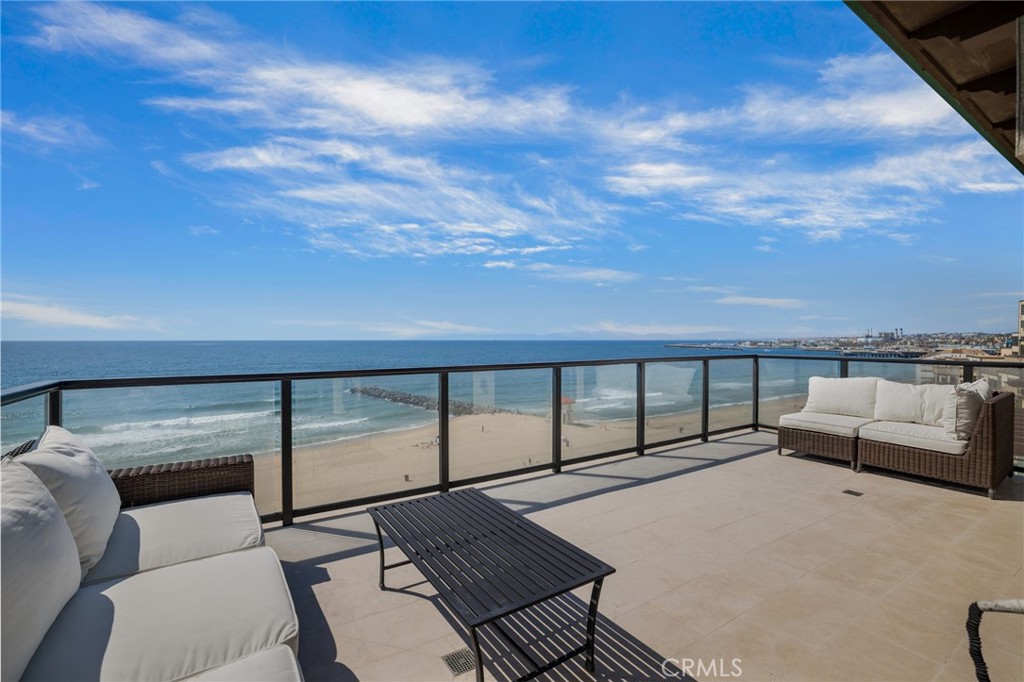709 Esplanade Redondo Beach, CA 90277 - Photo 35 of 75 a terrace view with seating space