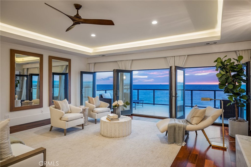 709 Esplanade Redondo Beach, CA 90277 - Photo 66 of 75 a living room with furniture and a potted plant