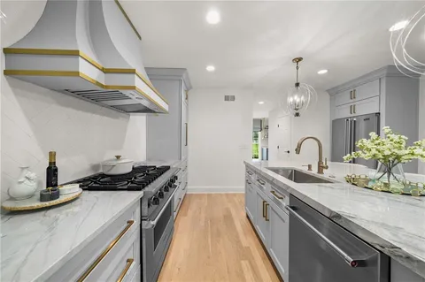 $895,000 | 231 Red Oak Lane, Alpharetta, GA 30009