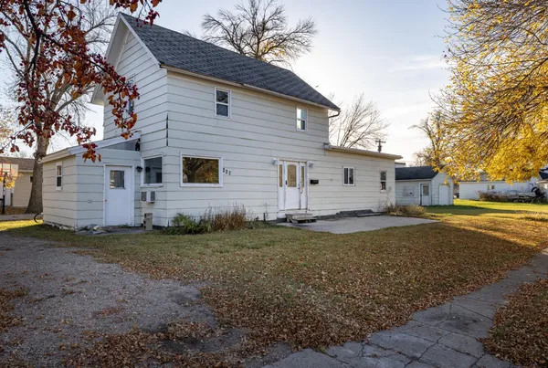 $85,000 | 222 6th Street Northeast, Hillsboro, ND 58045