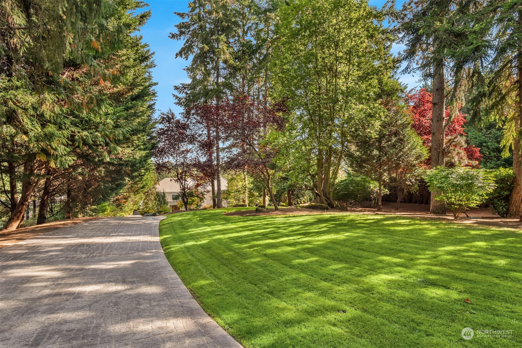 3252 Hunts Point Road Hunts Point, WA 98004 - Photo 19 of 21 a view of a park