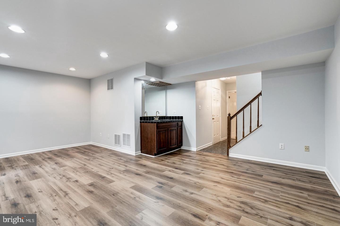 3827 Inverness Road Fairfax, VA 22033 - Photo 26 of 35 Gallery Image 26