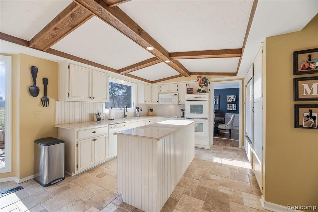2633 Lambeth Park Rochester Hills, MI 48306 - Photo 13 of 40