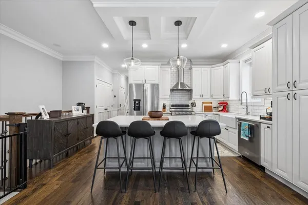 $899,000 | 2257 West Belmont Avenue, Unit 1W, Chicago, IL 60618