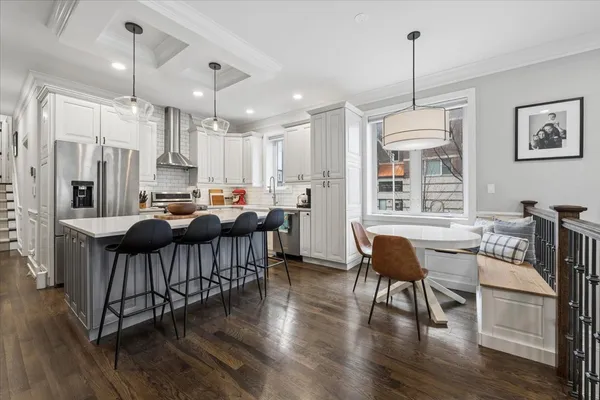 $899,000 | 2257 West Belmont Avenue, Unit 1W, Chicago, IL 60618
