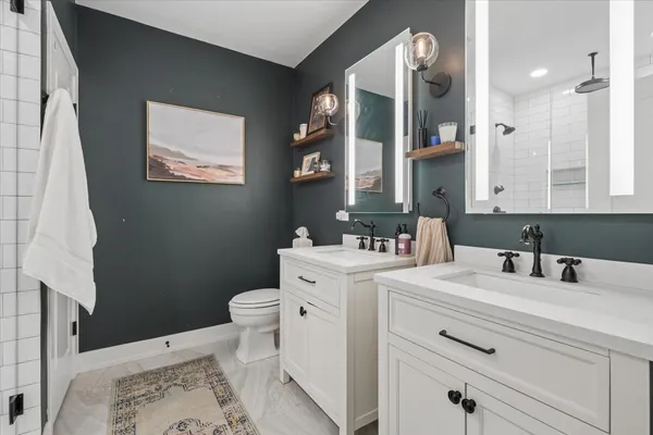 $899,000 | 2257 West Belmont Avenue, Unit 1W, Chicago, IL 60618