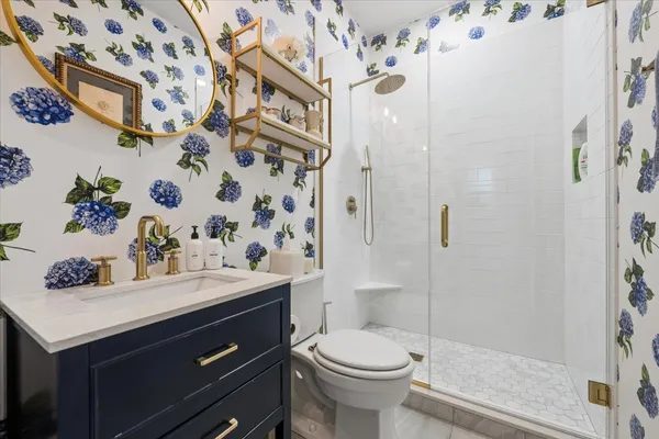 $899,000 | 2257 West Belmont Avenue, Unit 1W, Chicago, IL 60618