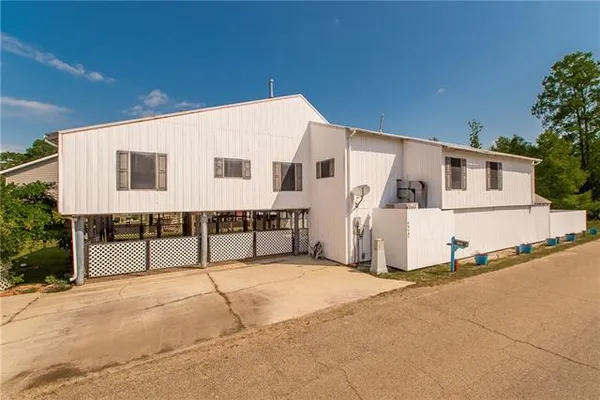 $400,000 | 32747 Cypress Drive, Springfield, LA 70462