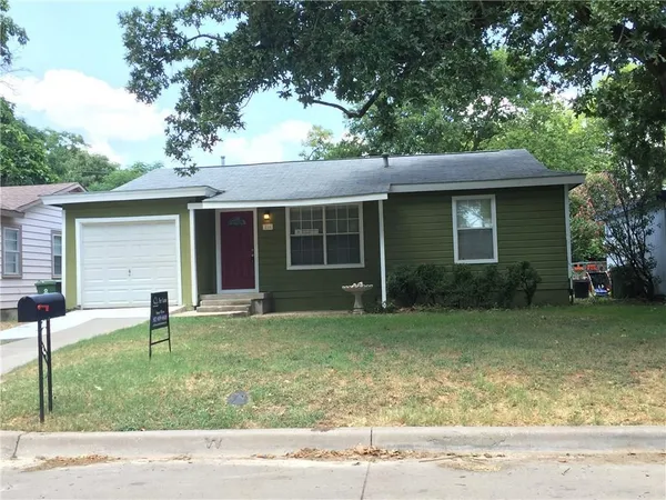 $1,750 | 216 Elm Street, Hurst, TX 76053