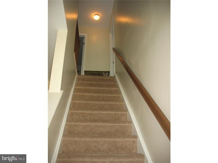 41 Lanford Road New Castle, DE 19720 - Photo 12 of 18 Hallway