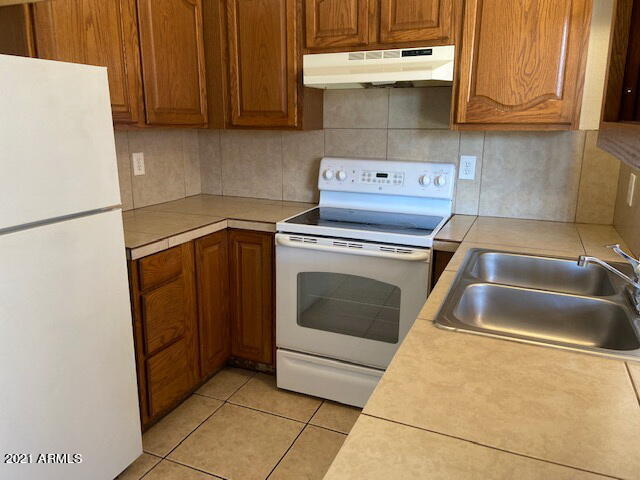4625 West Thomas Road, Unit 103 Phoenix, AZ 85031 - Photo 8 of 17 kitchen