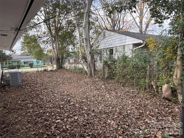 $1,350 | 2518 Lasalle Street, Charlotte, NC 28216