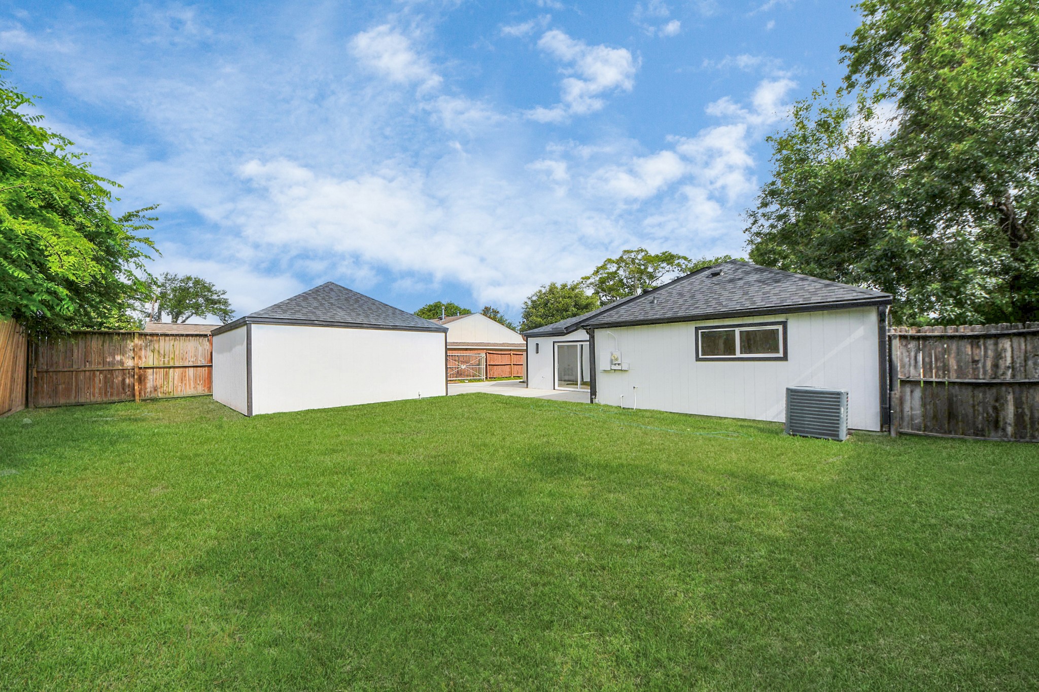 6249 Locke Lane Houston, TX 77057 - Photo 11 of 47