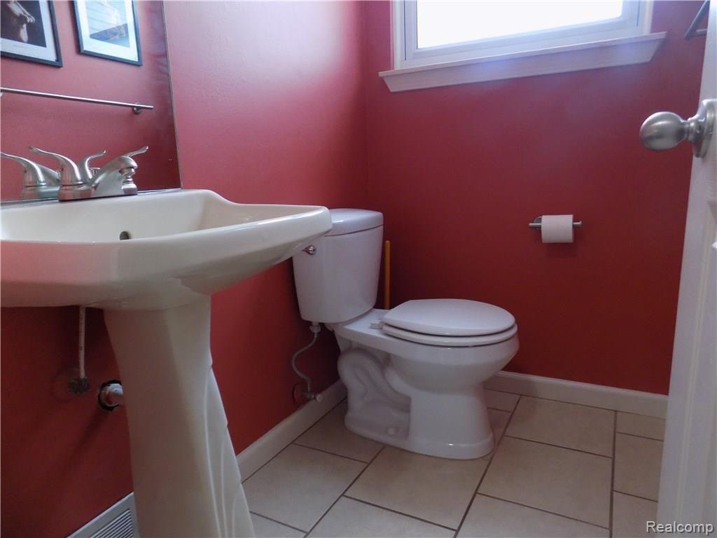 32463 Woody Road Fraser, MI 48026 - Photo 54 of 61 DSCN6945.JPG