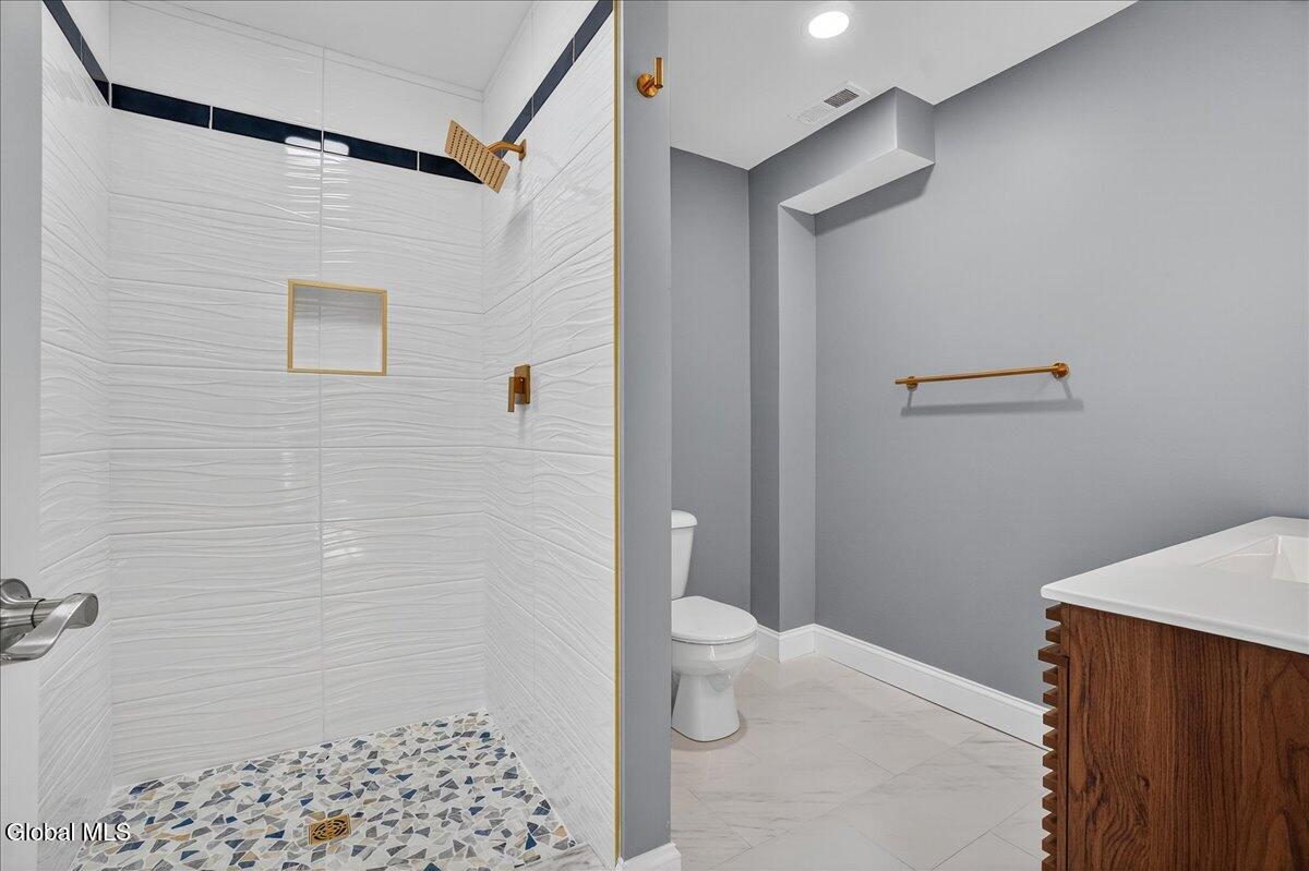 7 Colonie Avenue Colonie, NY 12110 - Photo 19 of 43 35-7 Colonie Ave-35