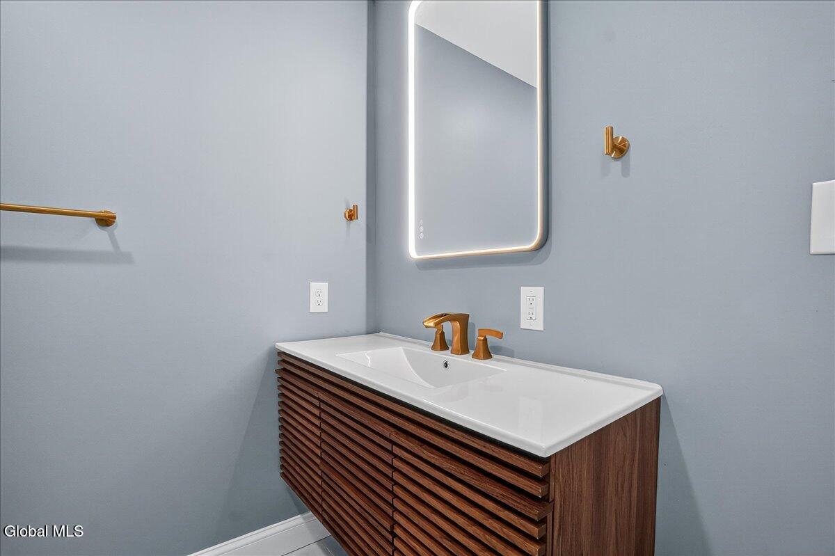 7 Colonie Avenue Colonie, NY 12110 - Photo 20 of 43 22-7 Colonie Ave-22