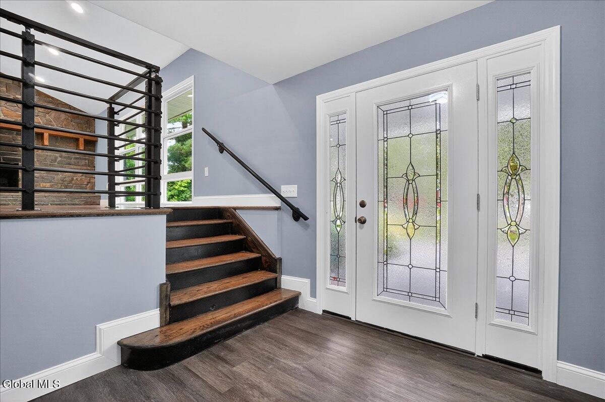 7 Colonie Avenue Colonie, NY 12110 - Photo 3 of 43 34-7 Colonie Ave-34