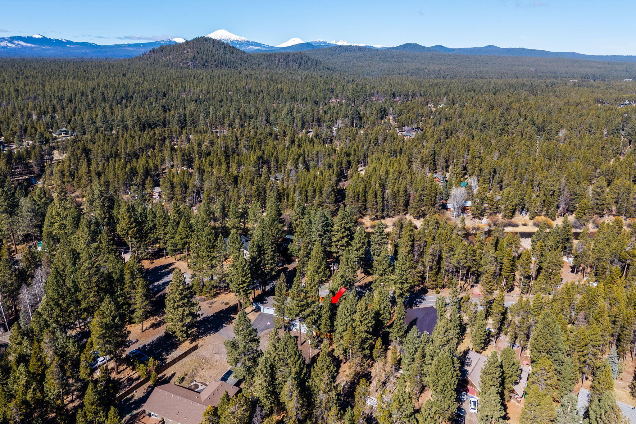 17064 Sacramento Road Bend, OR 97707 - Photo 44 of 50 a view of city and mountain