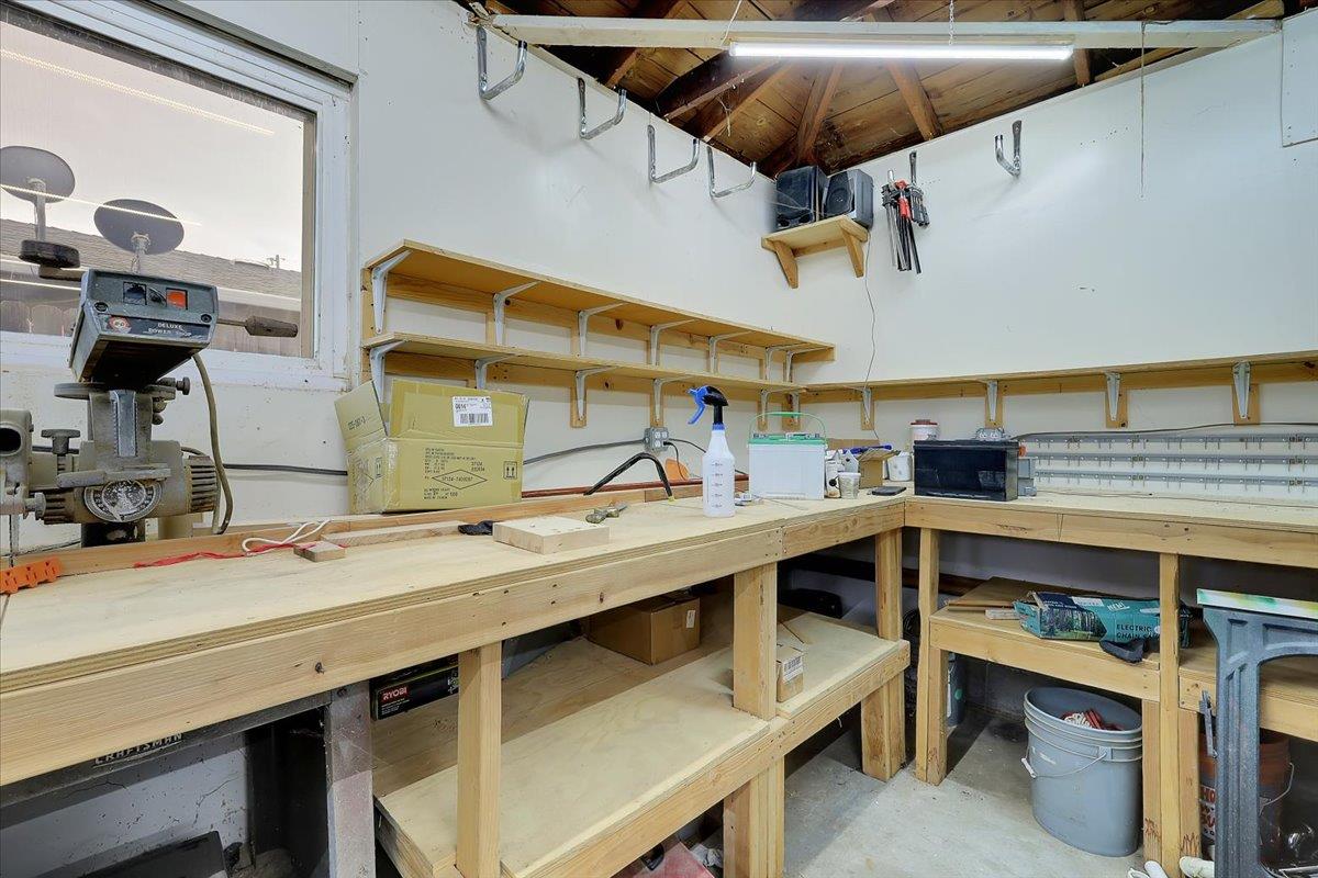 1650 North Township Road Yuba City, CA 95993 - Photo 19 of 27 a kitchen with a sink a cabinets and appliances