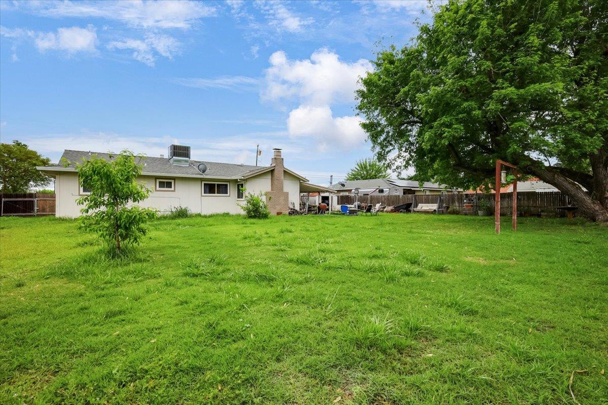 1650 North Township Road Yuba City, CA 95993 - Photo 25 of 27 a view of a house with a yard