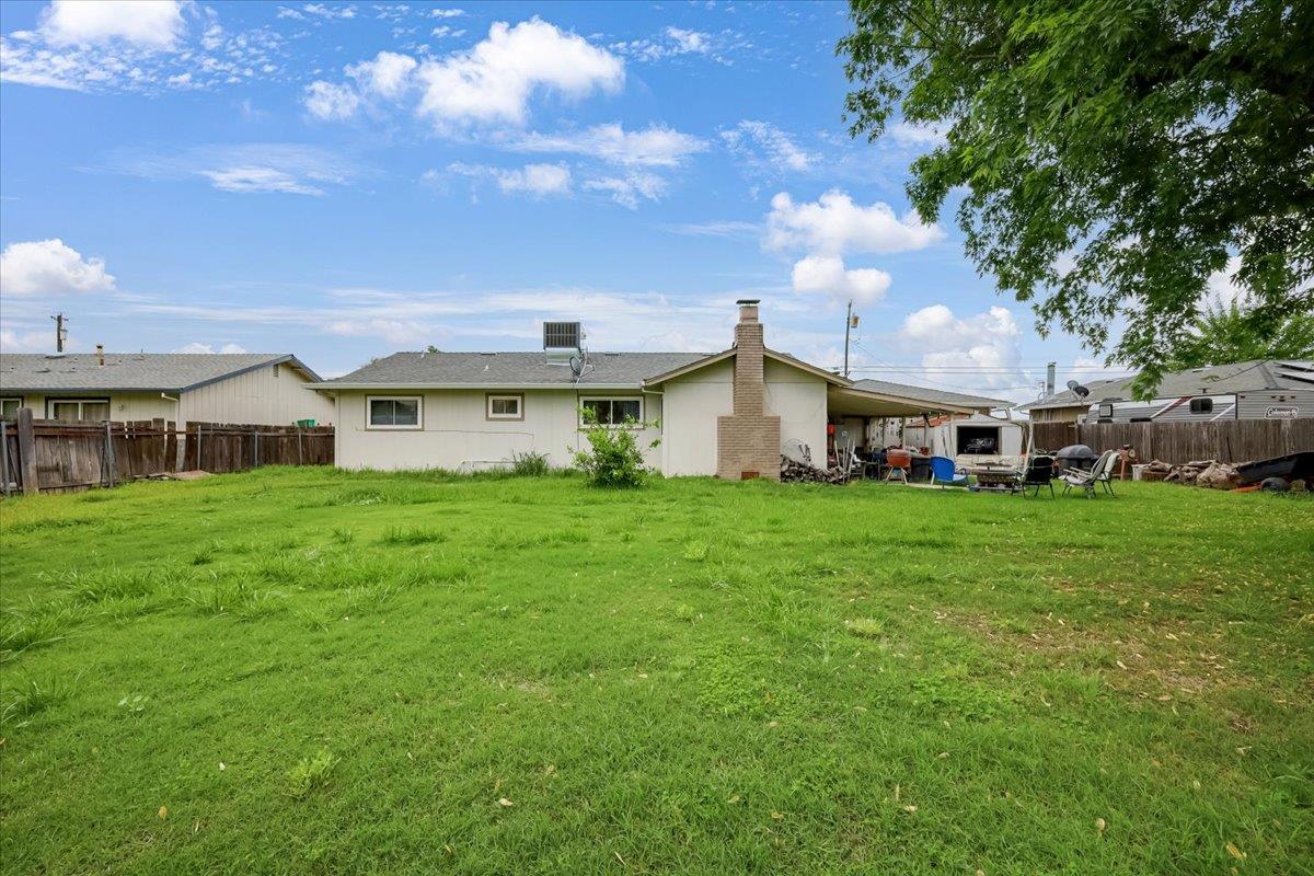1650 North Township Road Yuba City, CA 95993 - Photo 26 of 27 a front view of house with yard