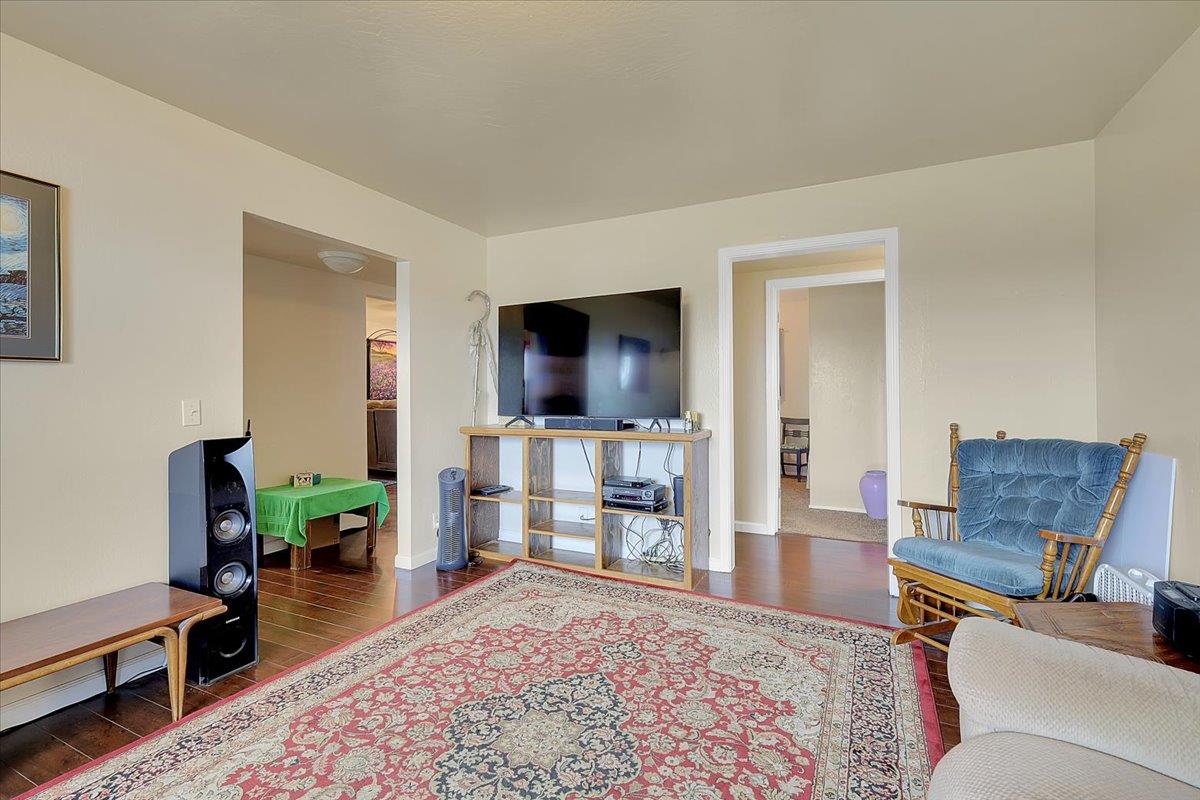 1650 North Township Road Yuba City, CA 95993 - Photo 8 of 27 a living room with furniture and a wooden floor