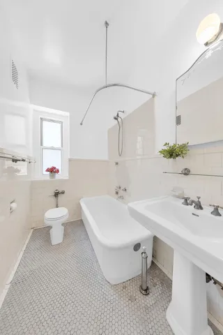 $2,275,000 | 505 West End Avenue, Unit 2B | Upper West Side