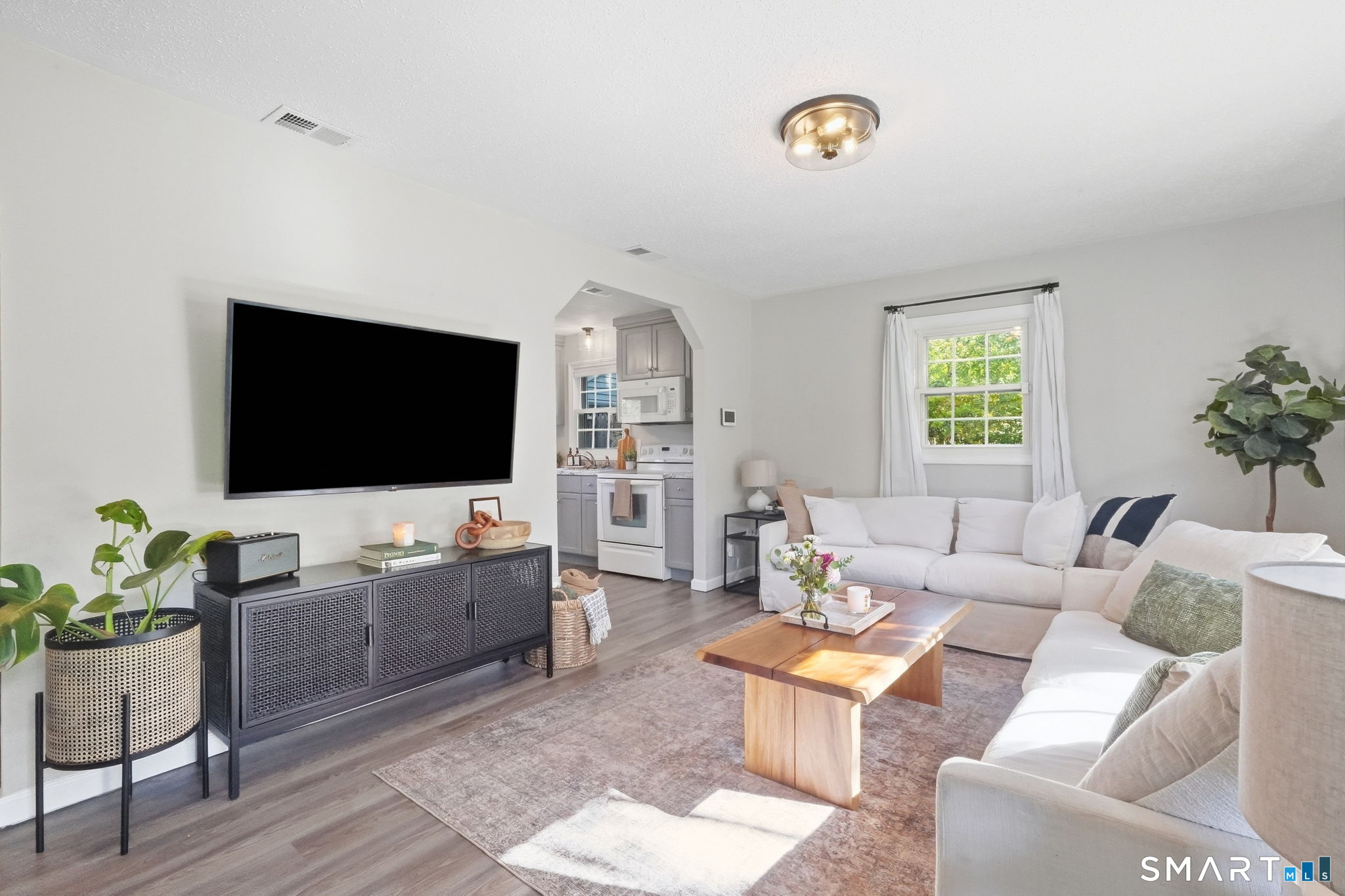 190 Old County Road Windsor Locks, CT 06096 - Photo 13 of 38 Gallery Image 13