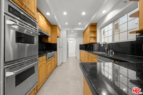 $5,500 | 8704 Gregory Way, Unit 1, Los Angeles, CA 90035