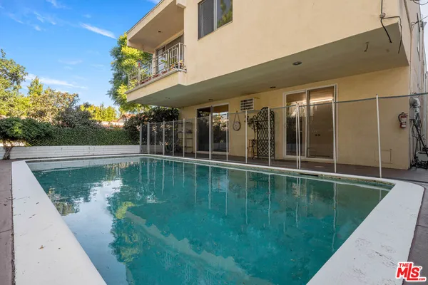 $5,500 | 8704 Gregory Way, Unit 1, Los Angeles, CA 90035
