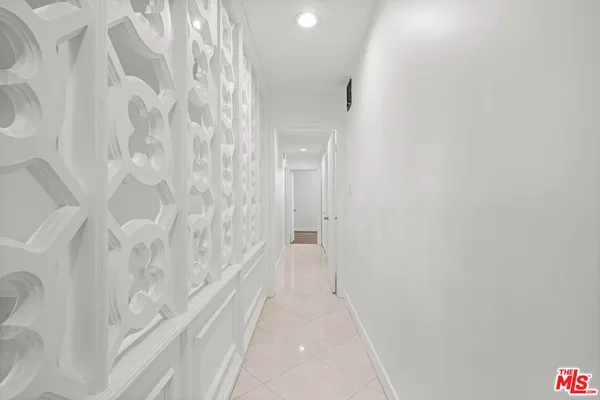 $5,500 | 8704 Gregory Way, Unit 1, Los Angeles, CA 90035