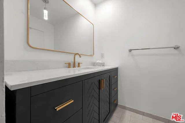 $7,495 | 8704 Gregory Way, Unit 1, Los Angeles, CA 90035