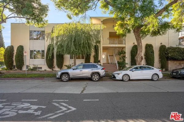 $5,500 | 8704 Gregory Way, Unit 1, Los Angeles, CA 90035