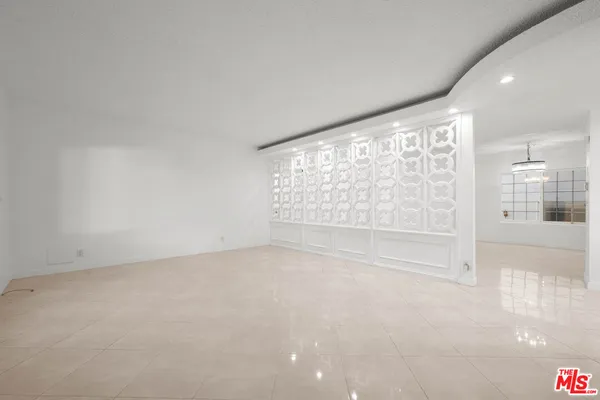 $5,500 | 8704 Gregory Way, Unit 1, Los Angeles, CA 90035