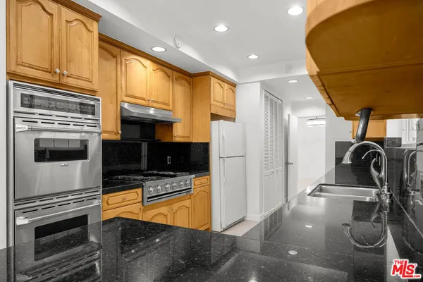 $5,500 | 8704 Gregory Way, Unit 1, Los Angeles, CA 90035