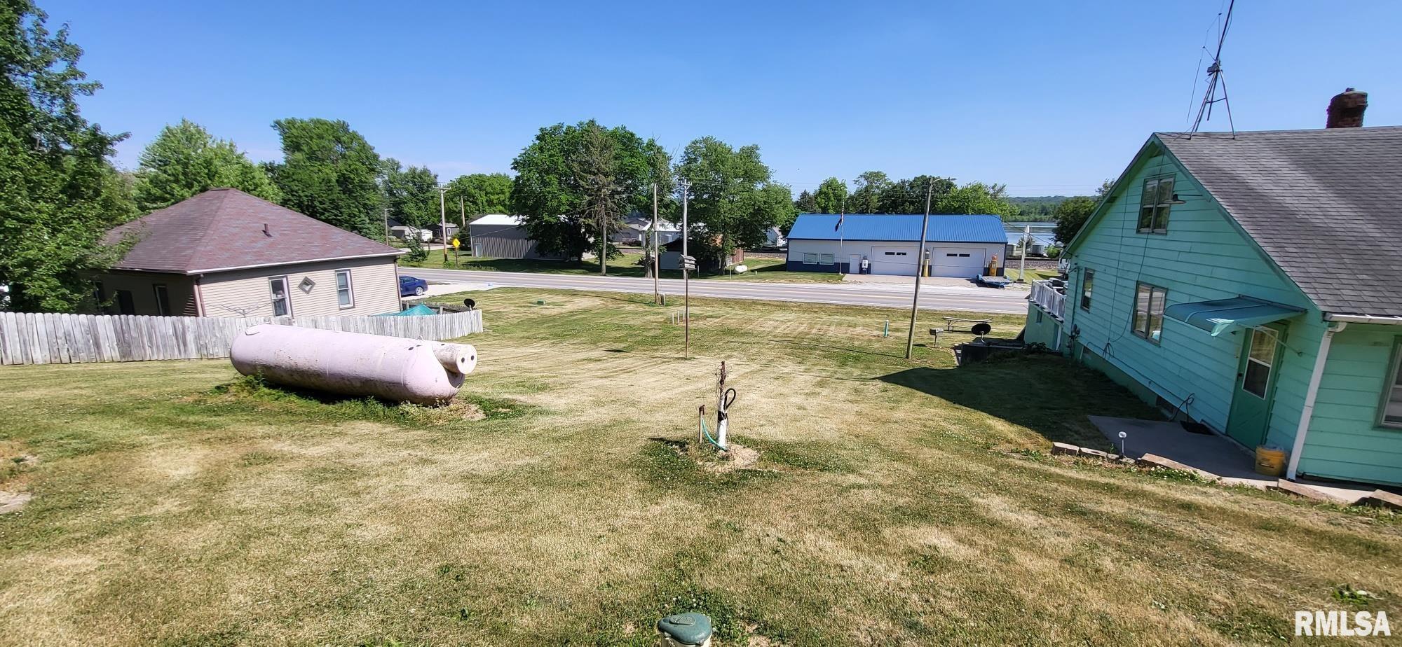 2133 Adams Street Muscatine, IA 52761 - Photo 4 of 12