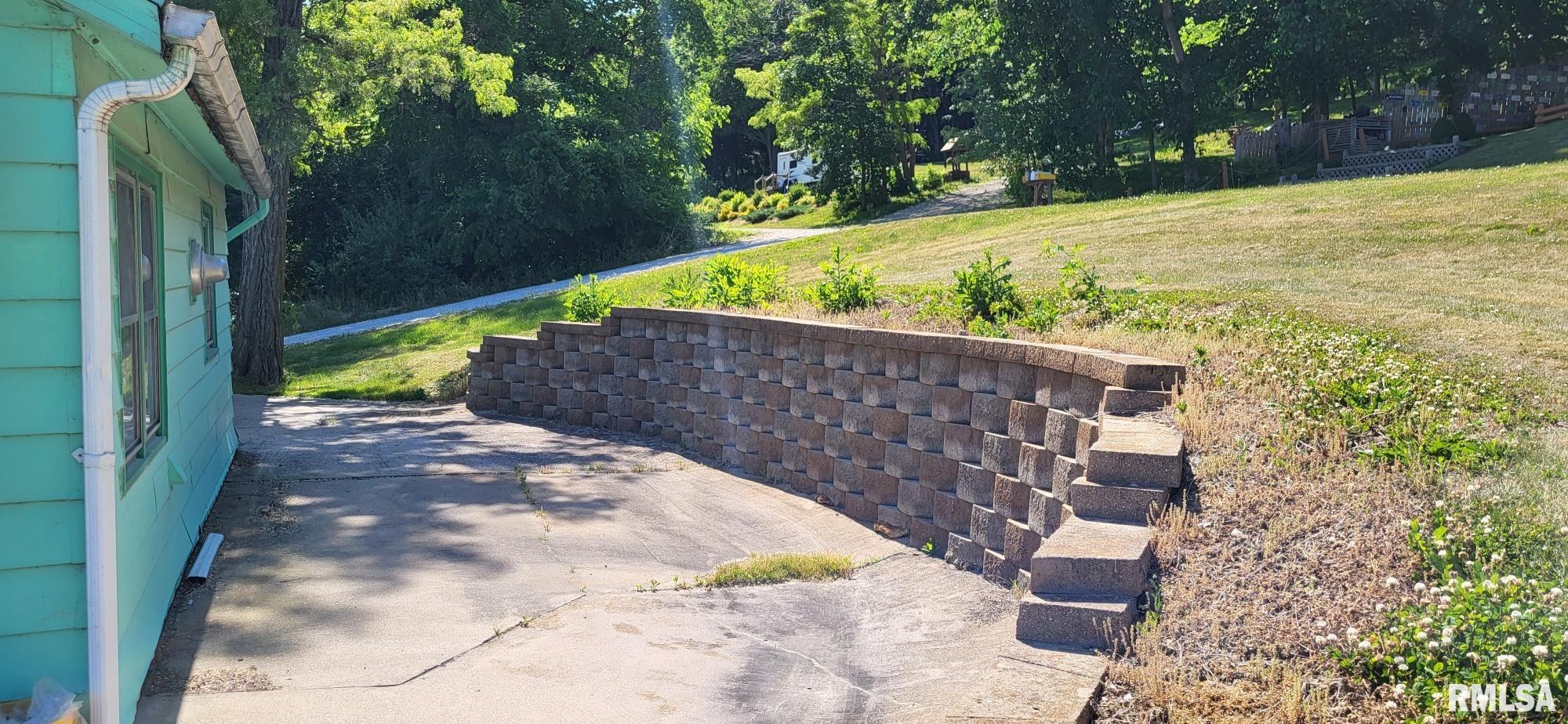 2133 Adams Street Muscatine, IA 52761 - Photo 5 of 12