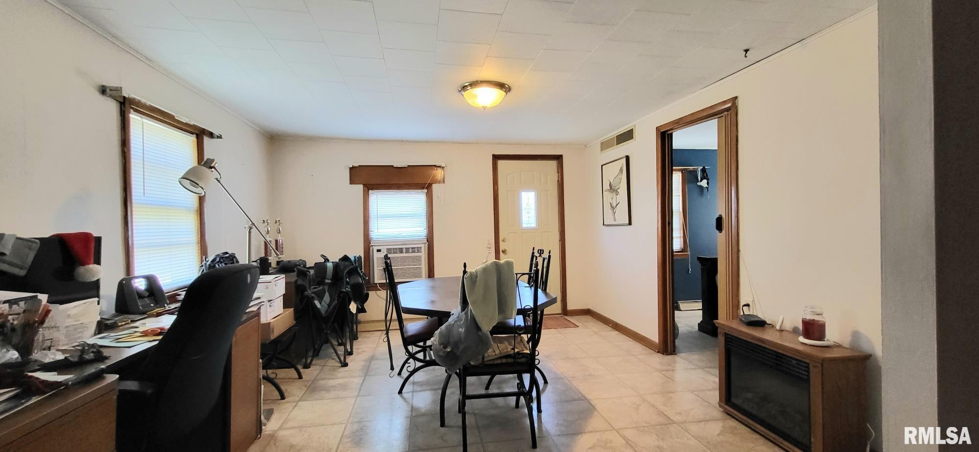 2133 Adams Street Muscatine, IA 52761 - Photo 6 of 12