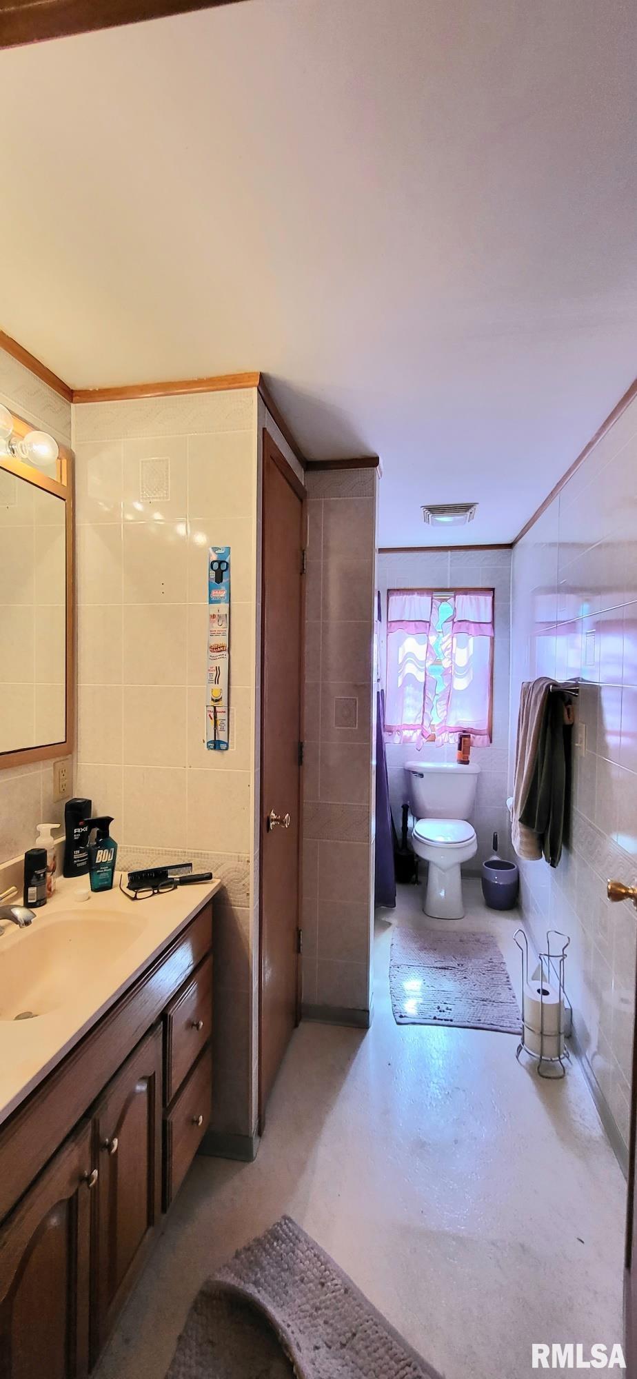 2133 Adams Street Muscatine, IA 52761 - Photo 7 of 12