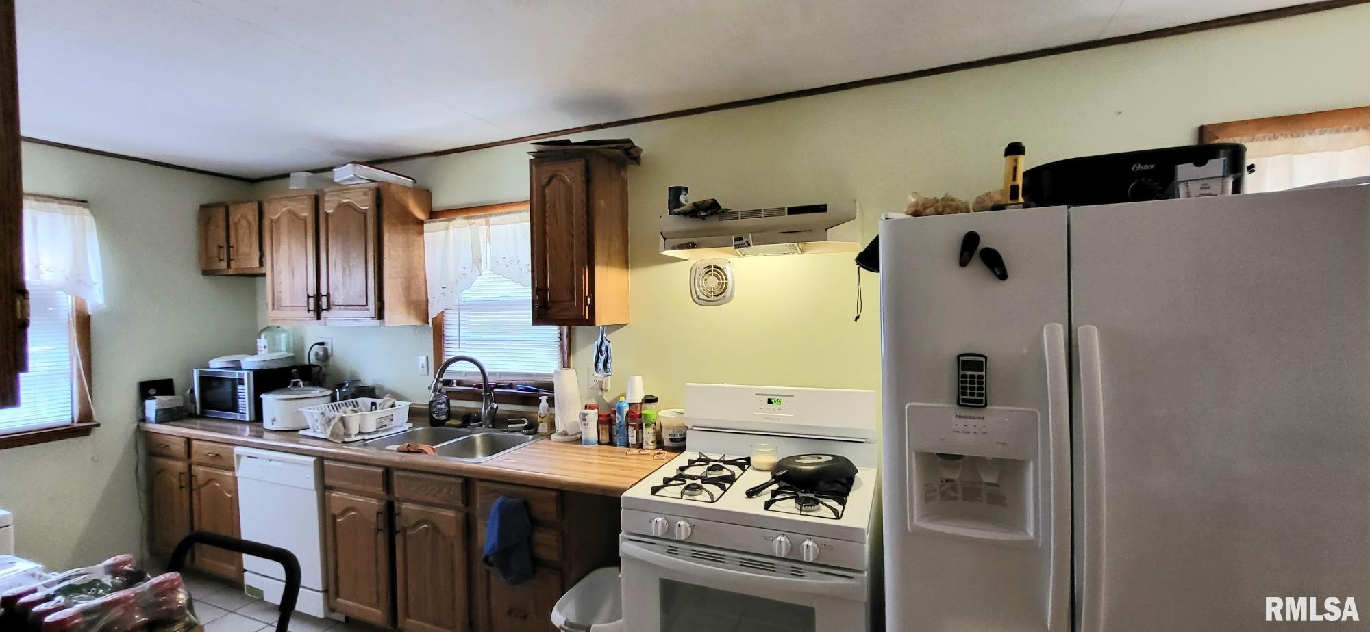 2133 Adams Street Muscatine, IA 52761 - Photo 8 of 12