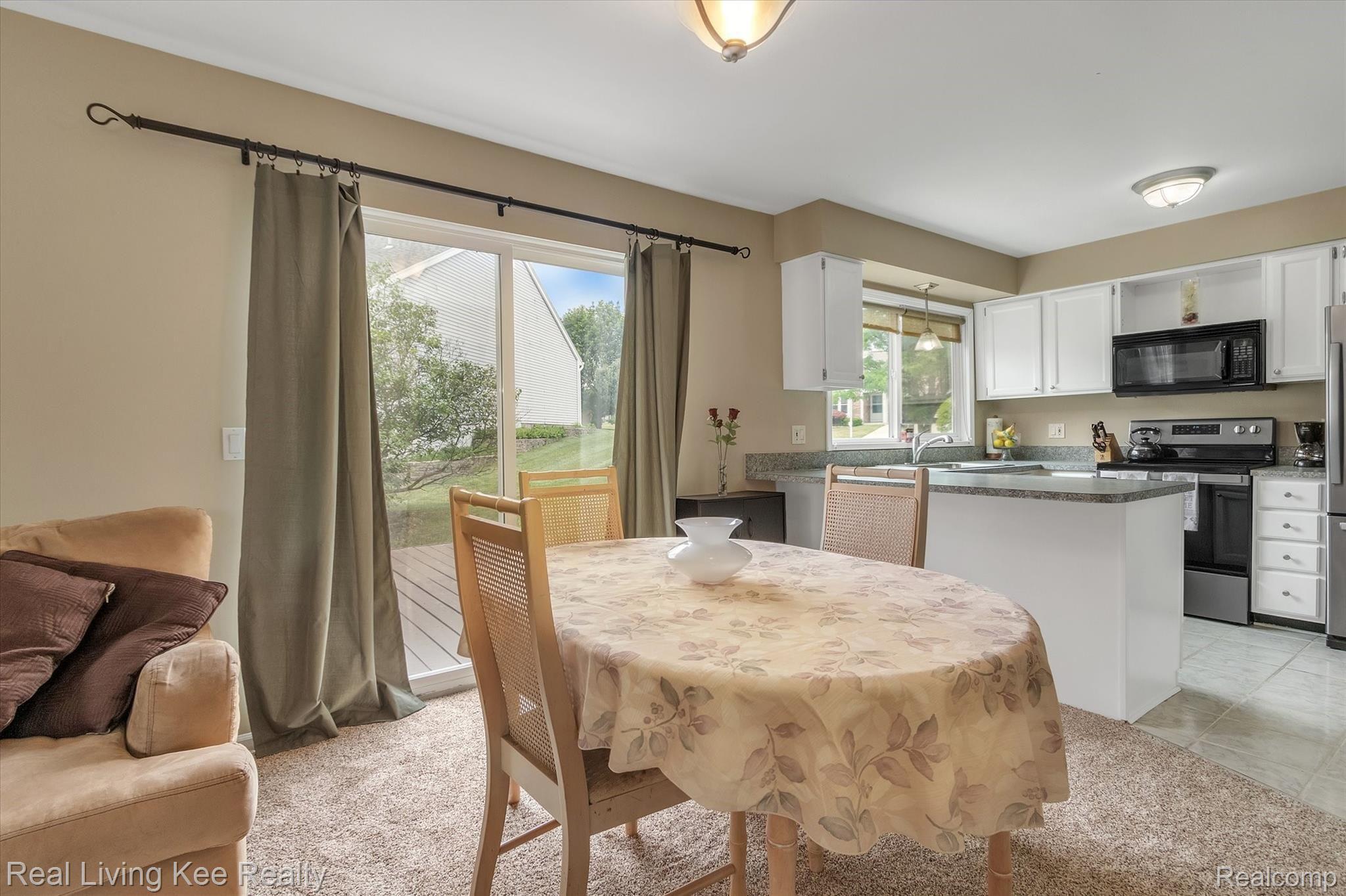 1609 Stonecrest Drive Rochester, MI 48307 - Photo 13 of 39 12-1609-Stonecrest-Dr-Windowstill-Real-Estate-Photography-12.jpg