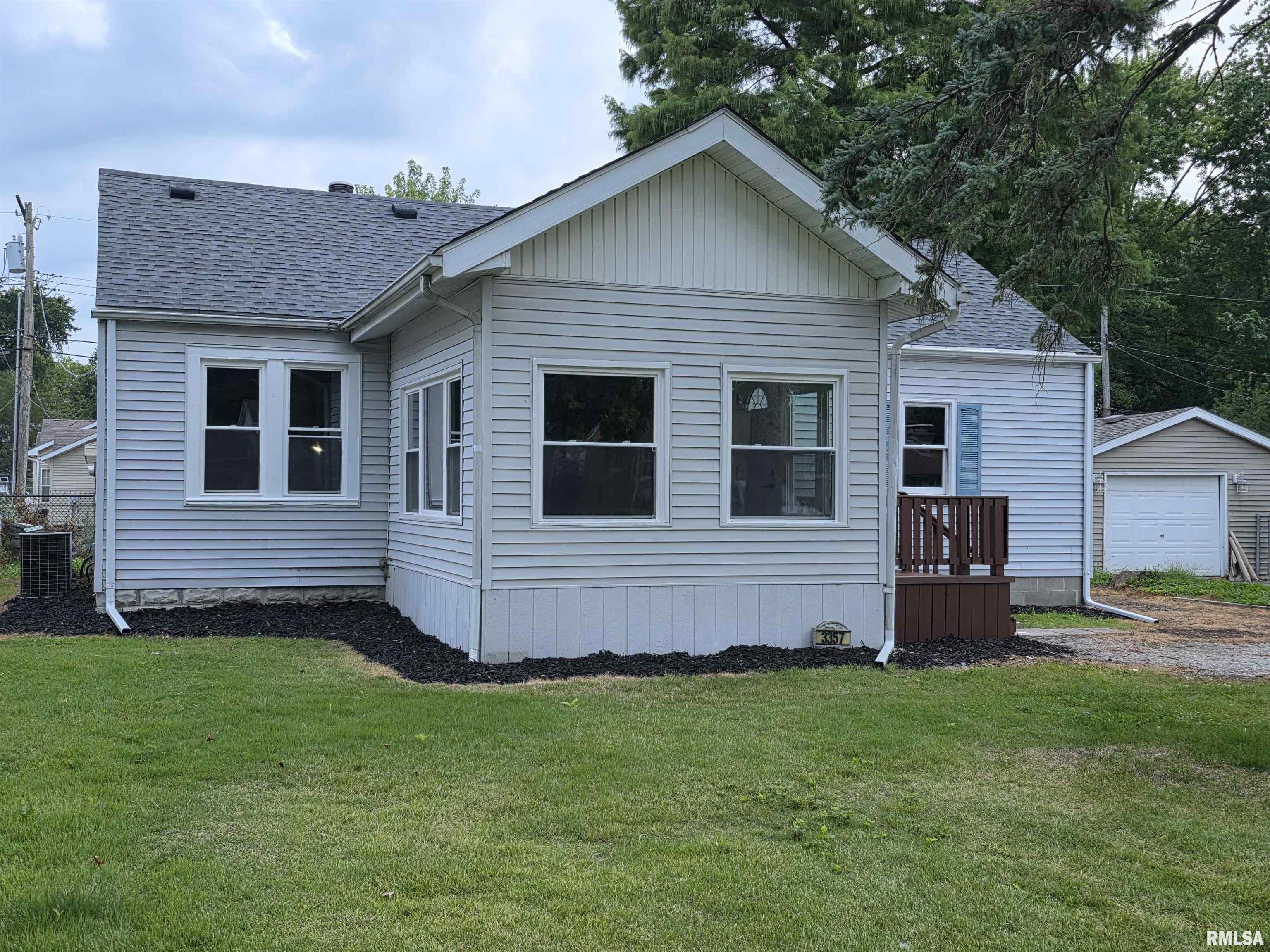 3357 South 3rd Street Springfield, IL 62703 - Photo 2 of 18 Gallery Image 2