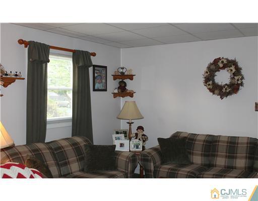 17 James Road East Brunswick, NJ 08816 - Photo 2 of 15 Gallery Image 2