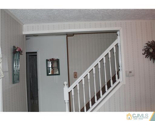 17 James Road East Brunswick, NJ 08816 - Photo 3 of 15 Gallery Image 3