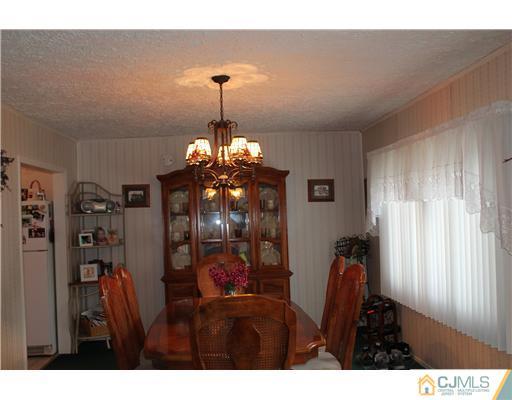17 James Road East Brunswick, NJ 08816 - Photo 4 of 15 Gallery Image 4