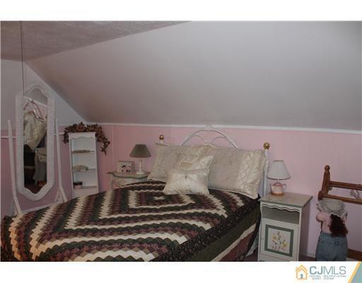 17 James Road East Brunswick, NJ 08816 - Photo 9 of 15 Gallery Image 9