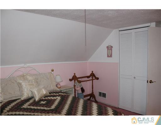 17 James Road East Brunswick, NJ 08816 - Photo 10 of 15 Gallery Image 10