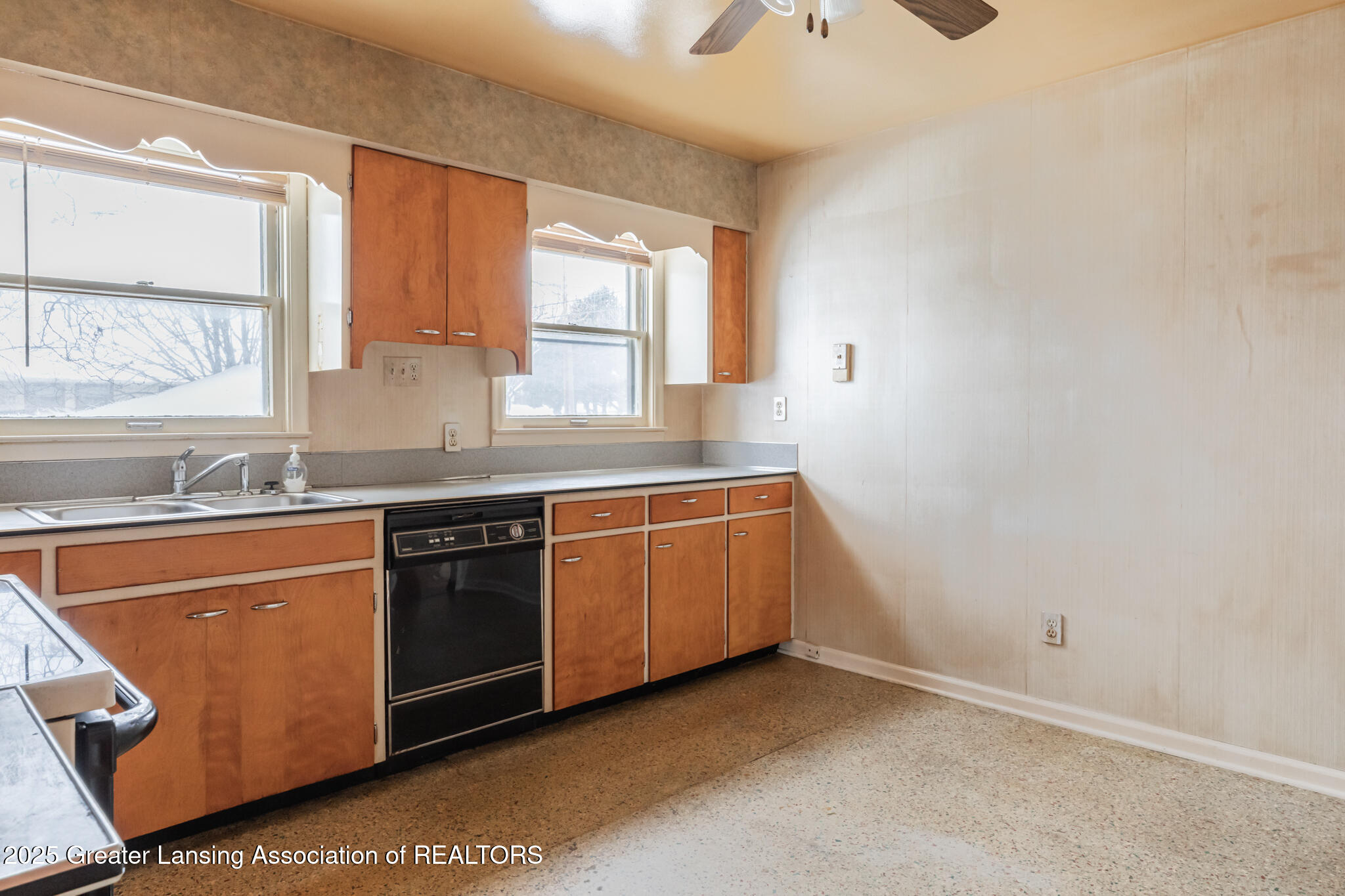 1544 Haslett Road East Lansing, MI 48823 - Photo 14 of 34 1544Haslett12